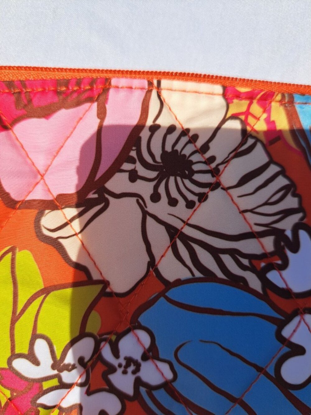 New Vera Bradley Essential Zip Wristlet - Midday Garden Floral Print Strap - Picture 3 of 8